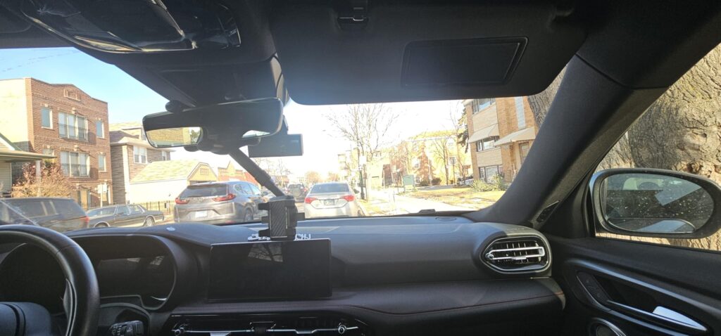 portable 4G security camera placed inside a parked car without WiFi for overnight monitoring